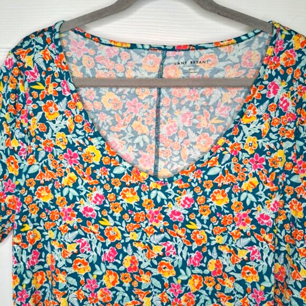 Lane Bryant Fitted Tunic Floral Print V Neck Plus Size 18/20 - Picture 3 of 6
